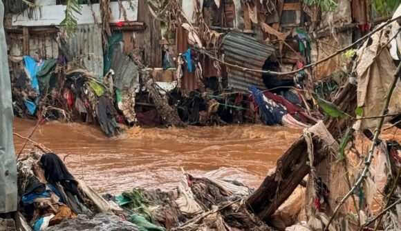 Notilfe nach Überschwemmung in Nairobi, Kenia