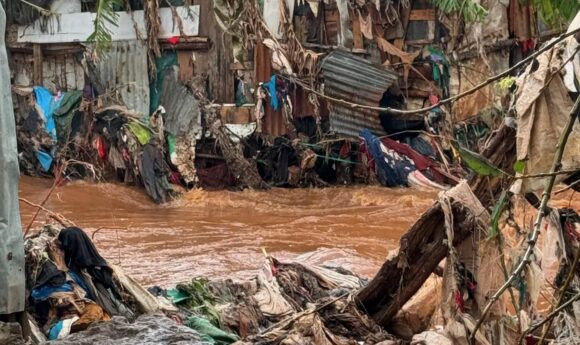 Notilfe nach Überschwemmung in Nairobi, Kenia