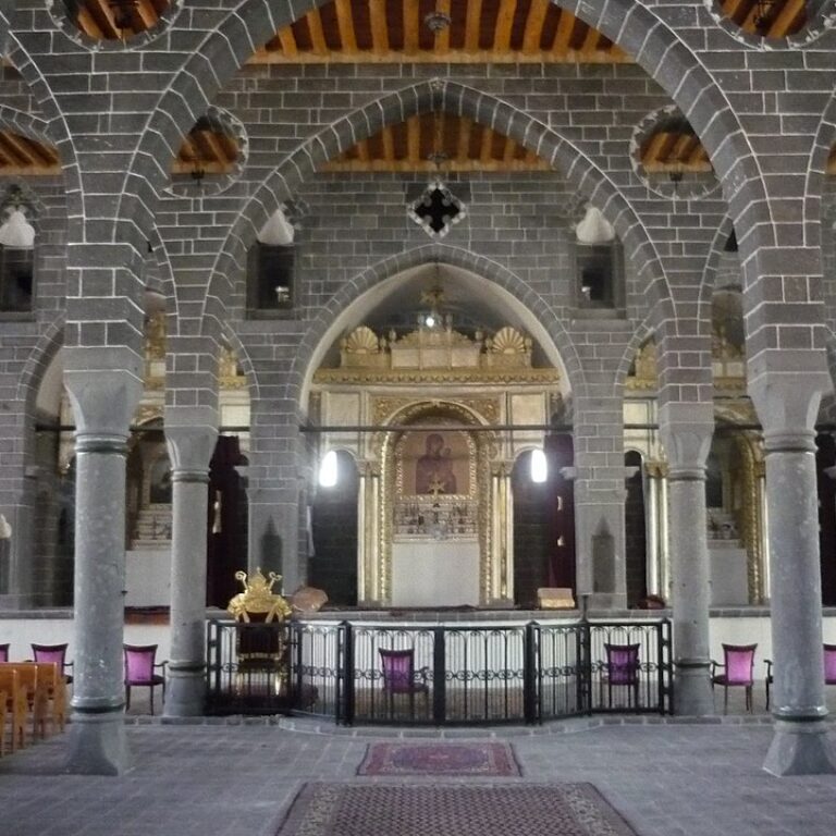 960px-Սուրբ_Կիրակոս_եկեղեցի_Դիարբեքիր_3