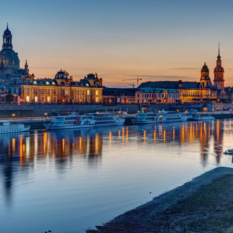 the-old-town-of-dresden-after-sunset-2023-11-27-05-23-57-utc